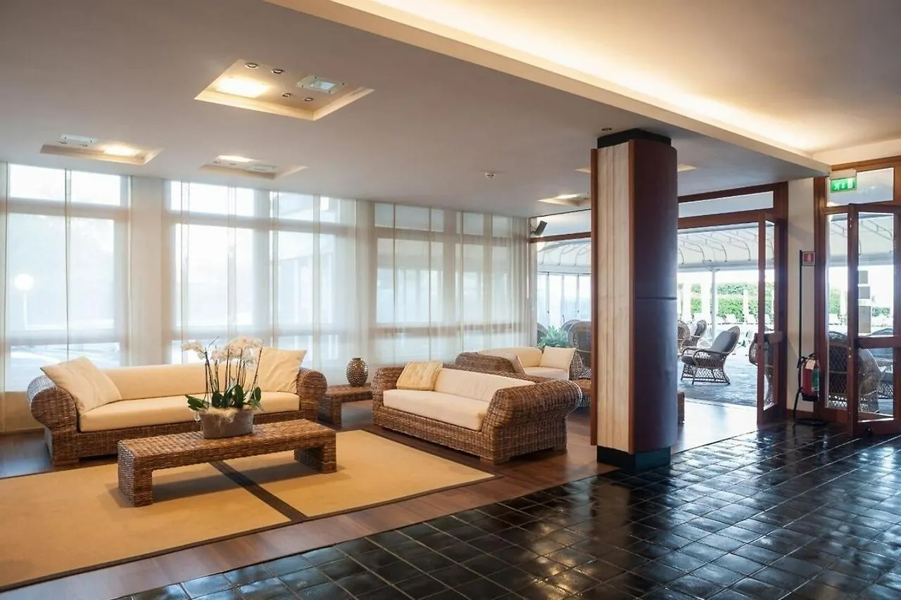 Hotel Negresco Lido di Jesolo 4*,  Italien